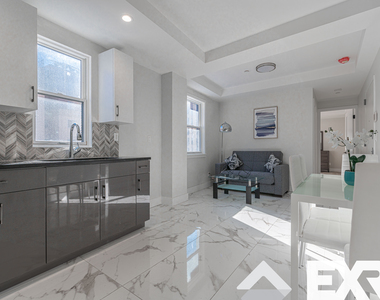 800 Empire Boulevard - Photo Thumbnail 1