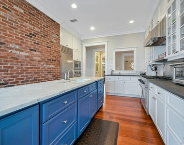 580 Lloyds Lane - Photo Thumbnail 12