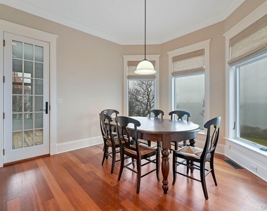 580 Lloyds Lane - Photo Thumbnail 16