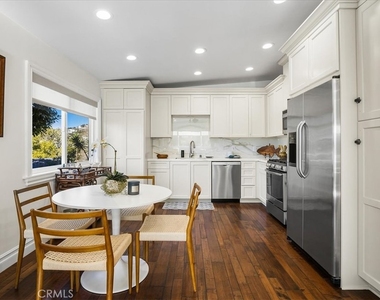 737 Griffith Way - Photo Thumbnail 4