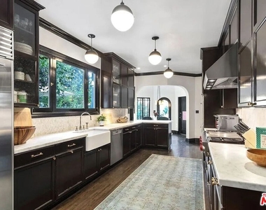 2015 Whitley Avenue - Photo Thumbnail 5