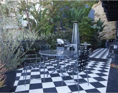 2144 Sunset Plaza Drive - Photo Thumbnail 36