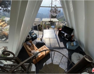 2144 Sunset Plaza Drive - Photo Thumbnail 27