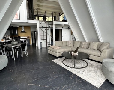 2144 Sunset Plaza Drive - Photo Thumbnail 7