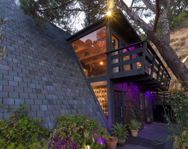 2144 Sunset Plaza Drive - Photo Thumbnail 39