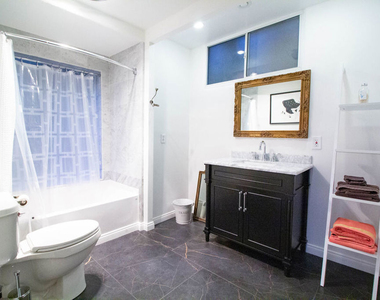 2144 Sunset Plaza Drive - Photo Thumbnail 10