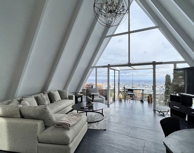 2144 Sunset Plaza Drive - Photo Thumbnail 9