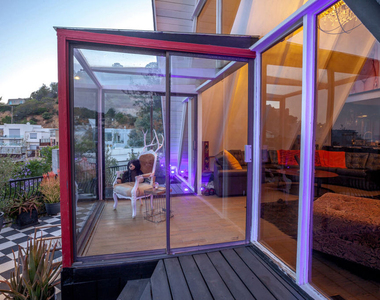 2144 Sunset Plaza Drive - Photo Thumbnail 34