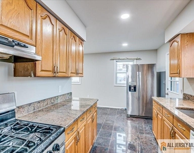 11 Hyde Avenue - Photo Thumbnail 4
