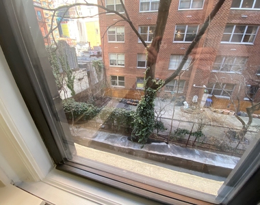 West 12th Street - Photo Thumbnail 7