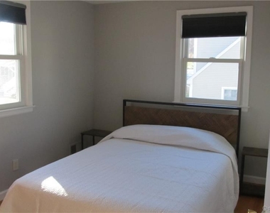 18 Brightwater Road - Photo Thumbnail 13