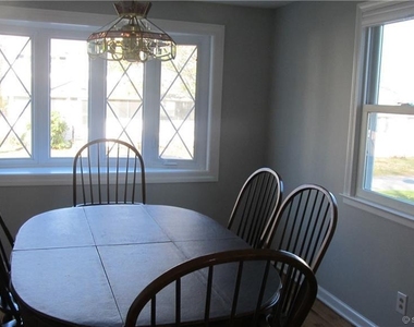 18 Brightwater Road - Photo Thumbnail 6