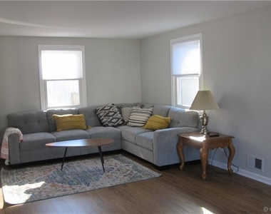 18 Brightwater Road - Photo Thumbnail 3
