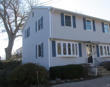 18 Brightwater Road - Photo Thumbnail 1