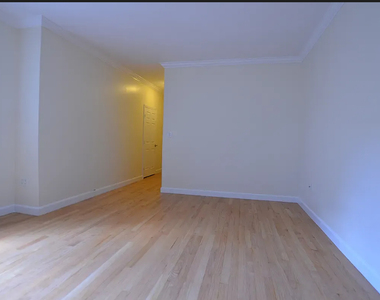 117 West 13th Street - Photo Thumbnail 6