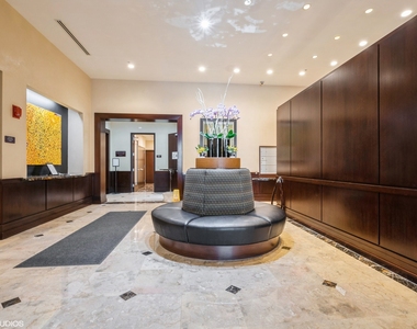807 Davis Street - Photo Thumbnail 13