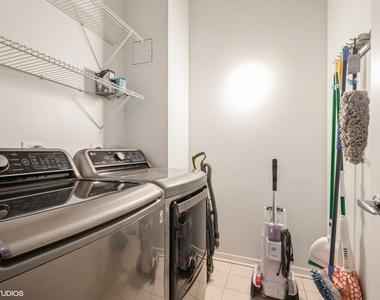 807 Davis Street - Photo Thumbnail 8