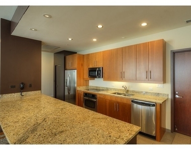 807 Davis Street - Photo Thumbnail 14
