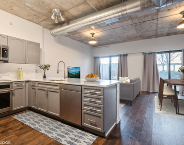 807 Davis Street - Photo Thumbnail 1
