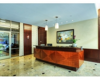 807 Davis Street - Photo Thumbnail 11