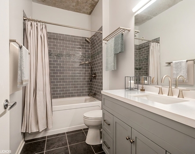 807 Davis Street - Photo Thumbnail 7