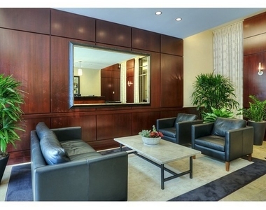 807 Davis Street - Photo Thumbnail 12
