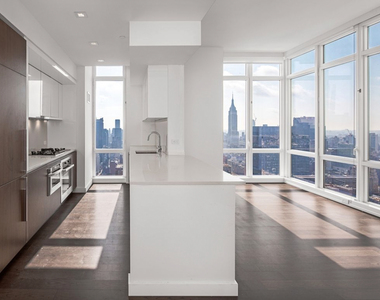 10th avenue - Photo Thumbnail 1