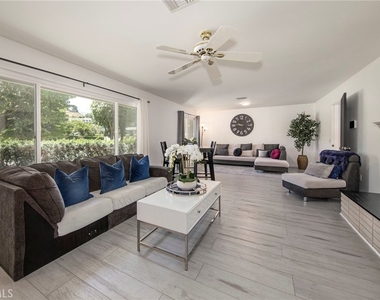 25050 Lawton Avenue - Photo Thumbnail 2