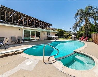 25050 Lawton Avenue - Photo Thumbnail 10