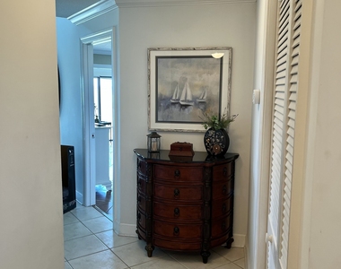 372 Moss Oak Circle - Photo Thumbnail 2