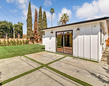 6517 Longridge Avenue - Photo Thumbnail 25