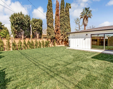 6517 Longridge Avenue - Photo Thumbnail 26