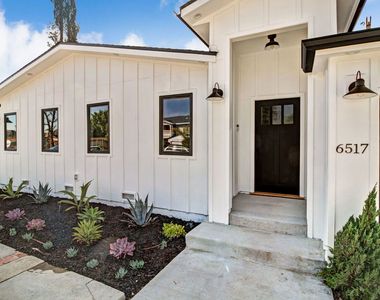 6517 Longridge Avenue - Photo Thumbnail 3