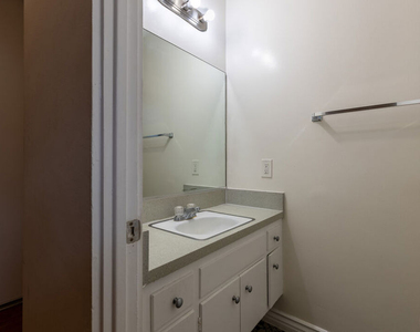 11133 Rose Avenue - Photo Thumbnail 6