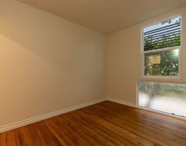 11133 Rose Avenue - Photo Thumbnail 3