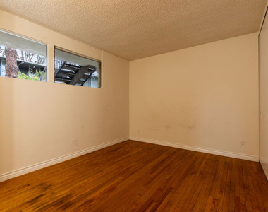 11133 Rose Avenue - Photo Thumbnail 7