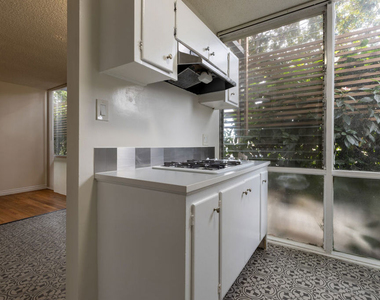11133 Rose Avenue - Photo Thumbnail 10