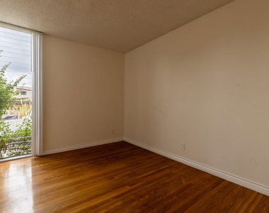 11133 Rose Avenue - Photo Thumbnail 9