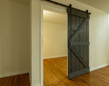 11133 Rose Avenue - Photo Thumbnail 15