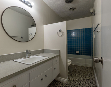 11133 Rose Avenue - Photo Thumbnail 5