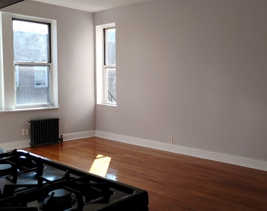 1 bedroom - Vermilyea Ave - Photo Thumbnail 5