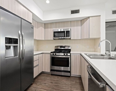 409 Hayworth - Photo Thumbnail 1