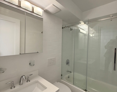 405 E 56th #8EB - Photo Thumbnail 7