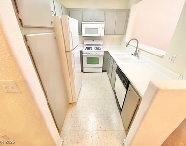 62 Belle Springs Avenue - Photo Thumbnail 2