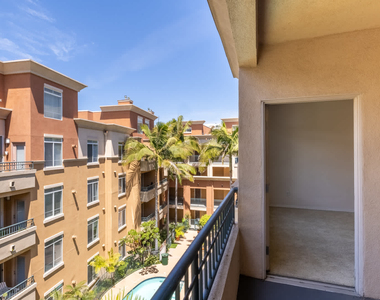 4077 Glencoe Avenue - Photo Thumbnail 20