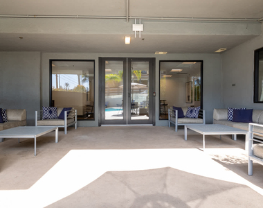 4920 Van Nuys Blvd - Photo Thumbnail 34