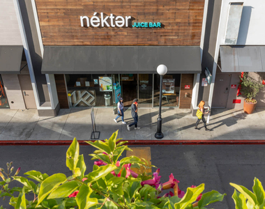 4920 Van Nuys Blvd - Photo Thumbnail 16
