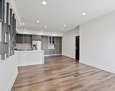 1319 Martel - Photo Thumbnail 6