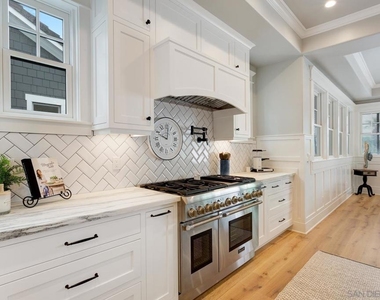 1048 Isabella Ave - Photo Thumbnail 7
