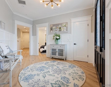 1048 Isabella Ave - Photo Thumbnail 3
